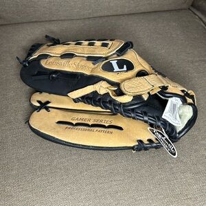 Baseball/softball glove for left handers Louisville slugger 13.5 inches